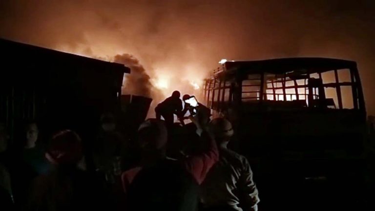 Gurugram: కార్ల వర్క్‌షాప్‌లో భారీ అగ్ని ప్రమాదం.. 16 లగ్జరీ కార్లు దగ్ధం