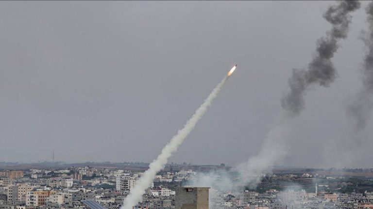 Hamas Targets Israel: రాకెట్లతో ఇజ్రాయిల్‌పై దాడి చేసిన హమాస్..