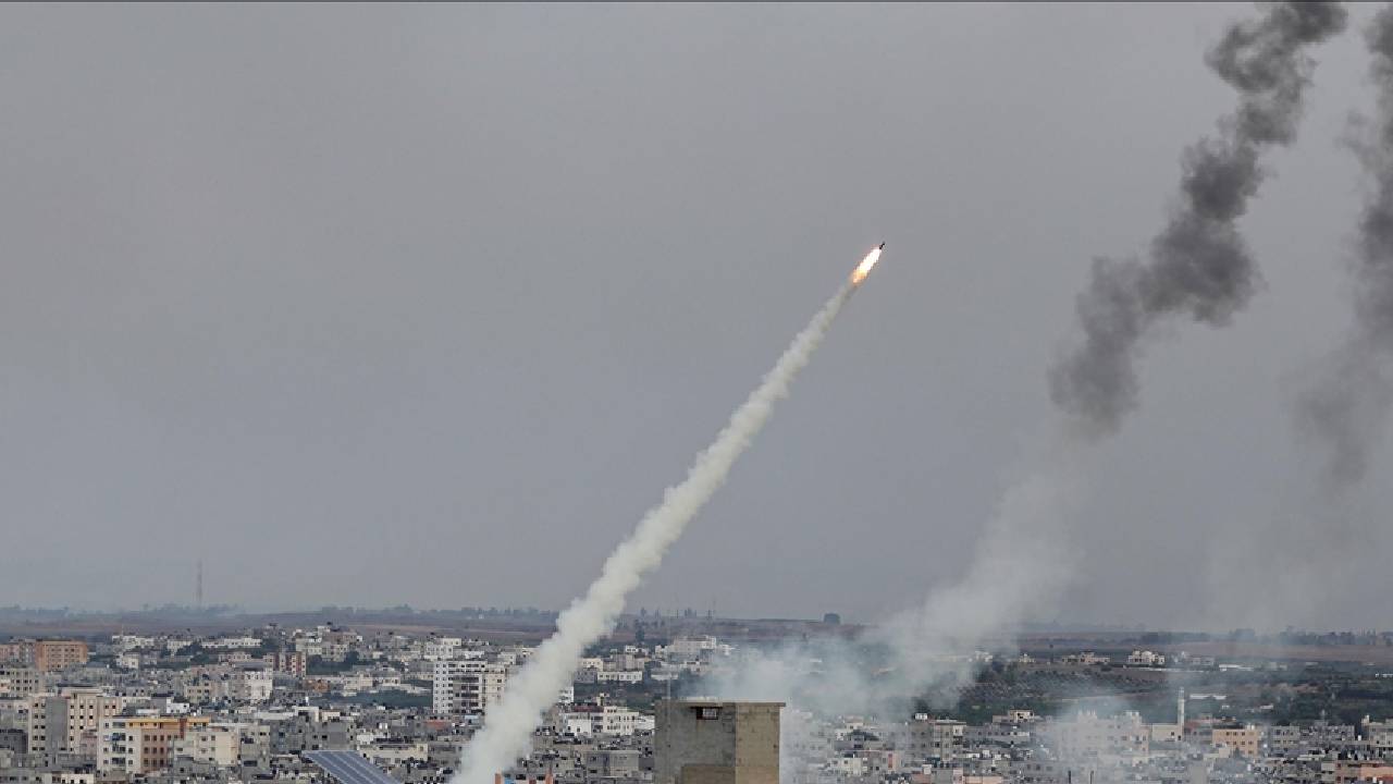 Hamas Targets Israel: రాకెట్లతో ఇజ్రాయిల్‌పై దాడి చేసిన హమాస్..