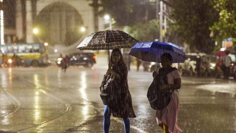 IMD Weather: తెలుగు రాష్ట్రాలకు కీలక అప్డేట్.. ఏపీ, తెలంగాణలో భారీ వర్షాలు..