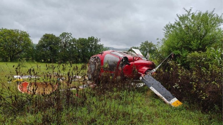 Helicopter Crash: పూణేలో కుప్పకూలిన హెలికాప్టర్‌.. ముంబై నుంచి హైదరాబాద్ వస్తుండగా ప్రమాదం (వీడియో)
