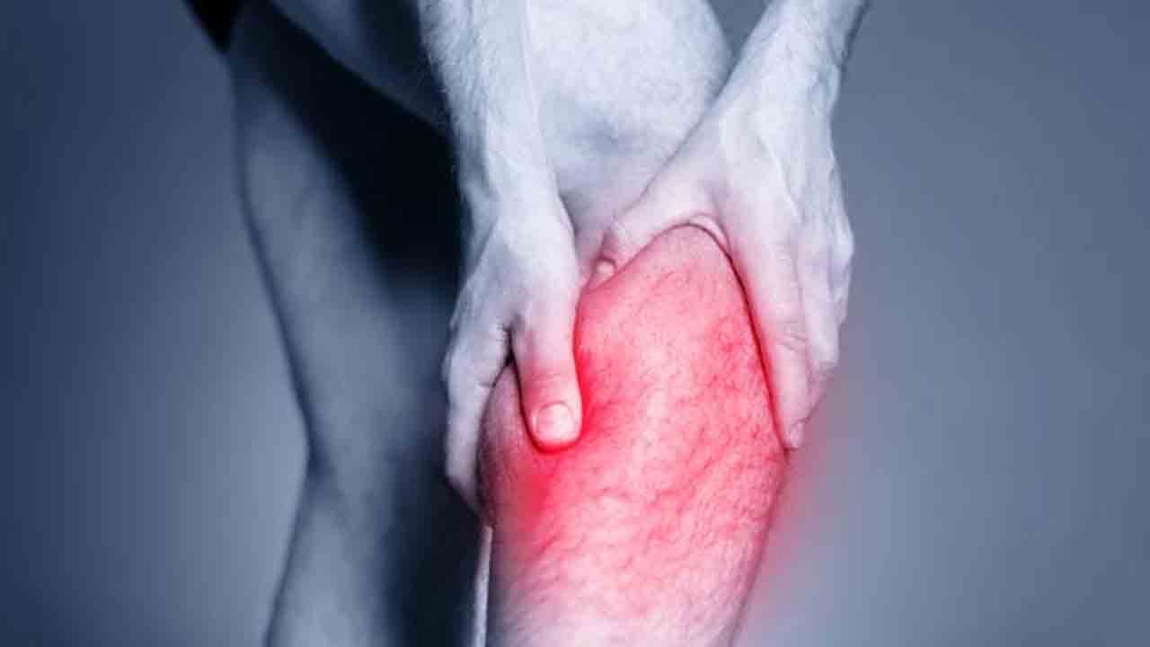 High Cholestrol: కాళ్లనొప్పి, తిమ్మిరితో ఇబ్బంది పడుతున్నారా?.. అధిక కొలెస్ట్రాల్‌తో బాధపడుతున్నట్లే!