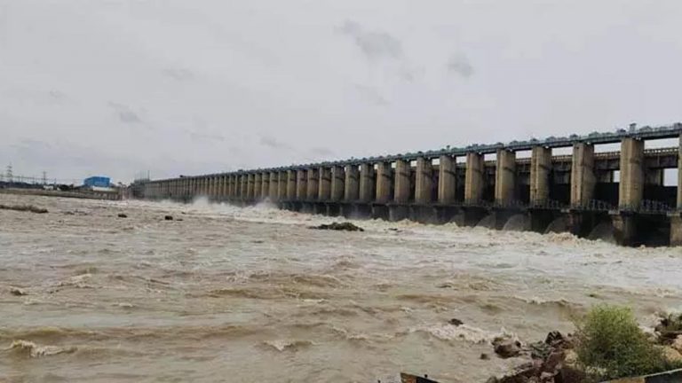 Telangana Projects: భారీ వర్షాలతో ప్రాజెక్టులకు జలకళ..