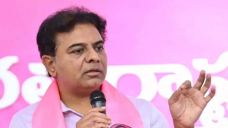 KTR : పెరుగుతున్న డెంగ్యూ మరణాలపై కేటీఆర్‌ ఆందోళన
