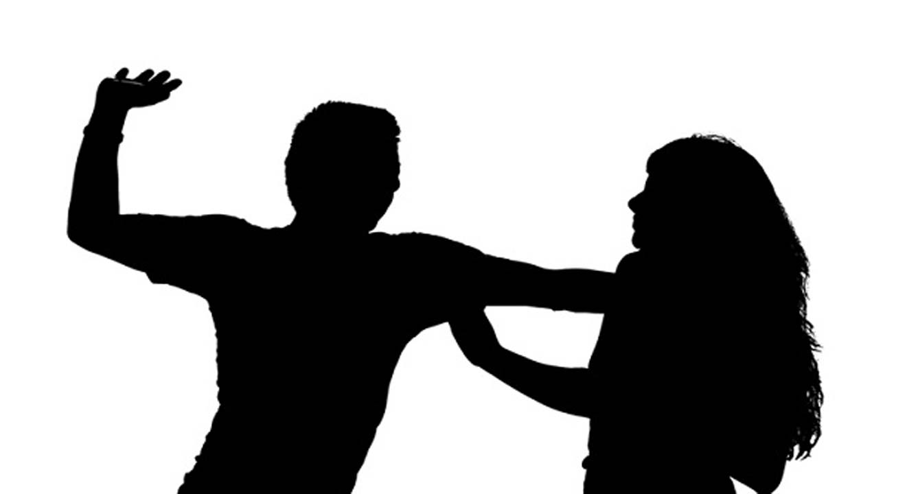 Karnataka: ప్రేమను తిరస్కరించిందని యువతిపై దాడి..  ఆ తర్వాత నిందితుడు ఏం చేశాడంటే..!