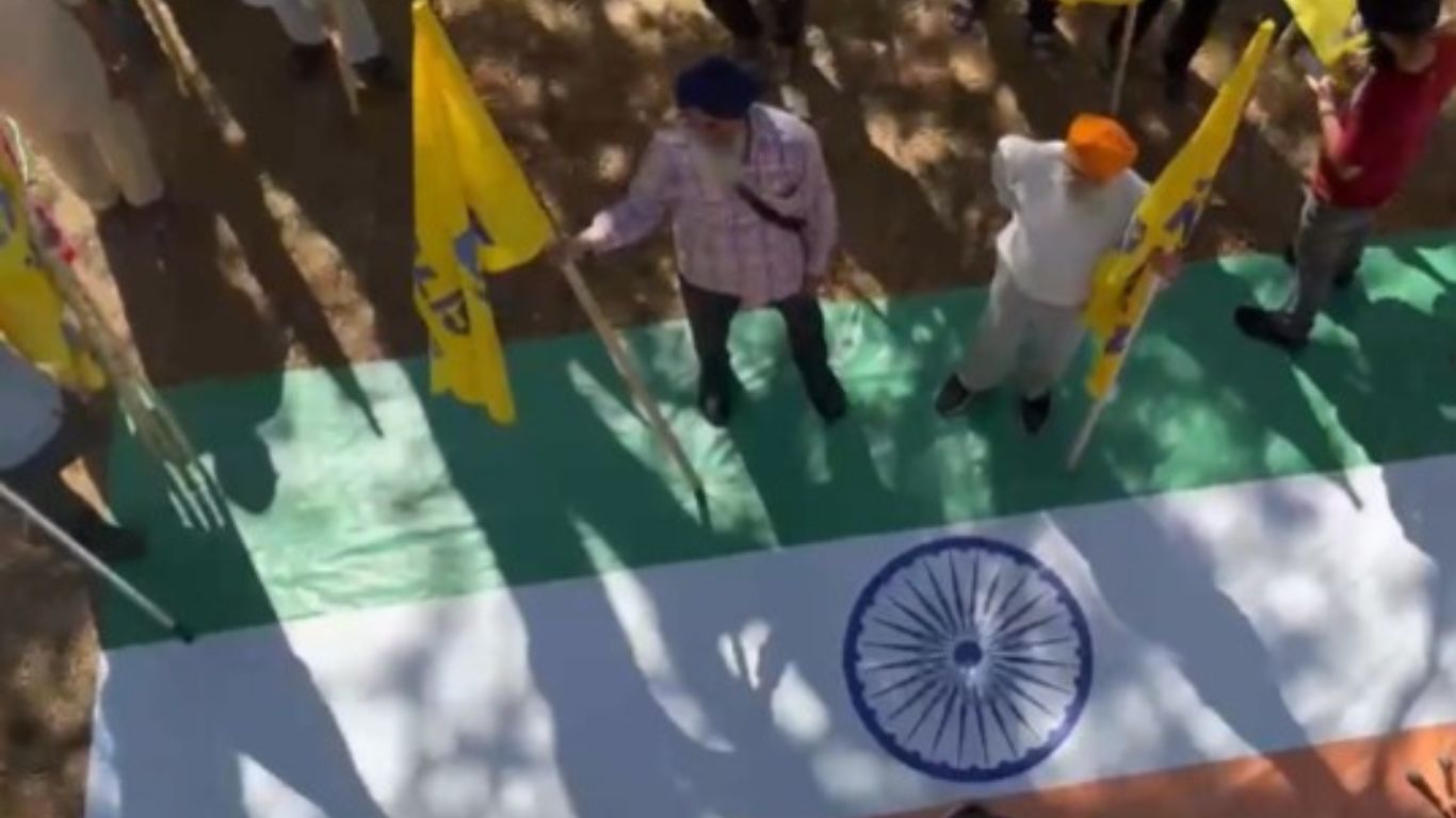 Protest At India day Parade: భారతీయ జెండాను ఘోరంగా అవమానించిన ఖలిస్తాన్ మద్దతుదారులు..(వీడియో)