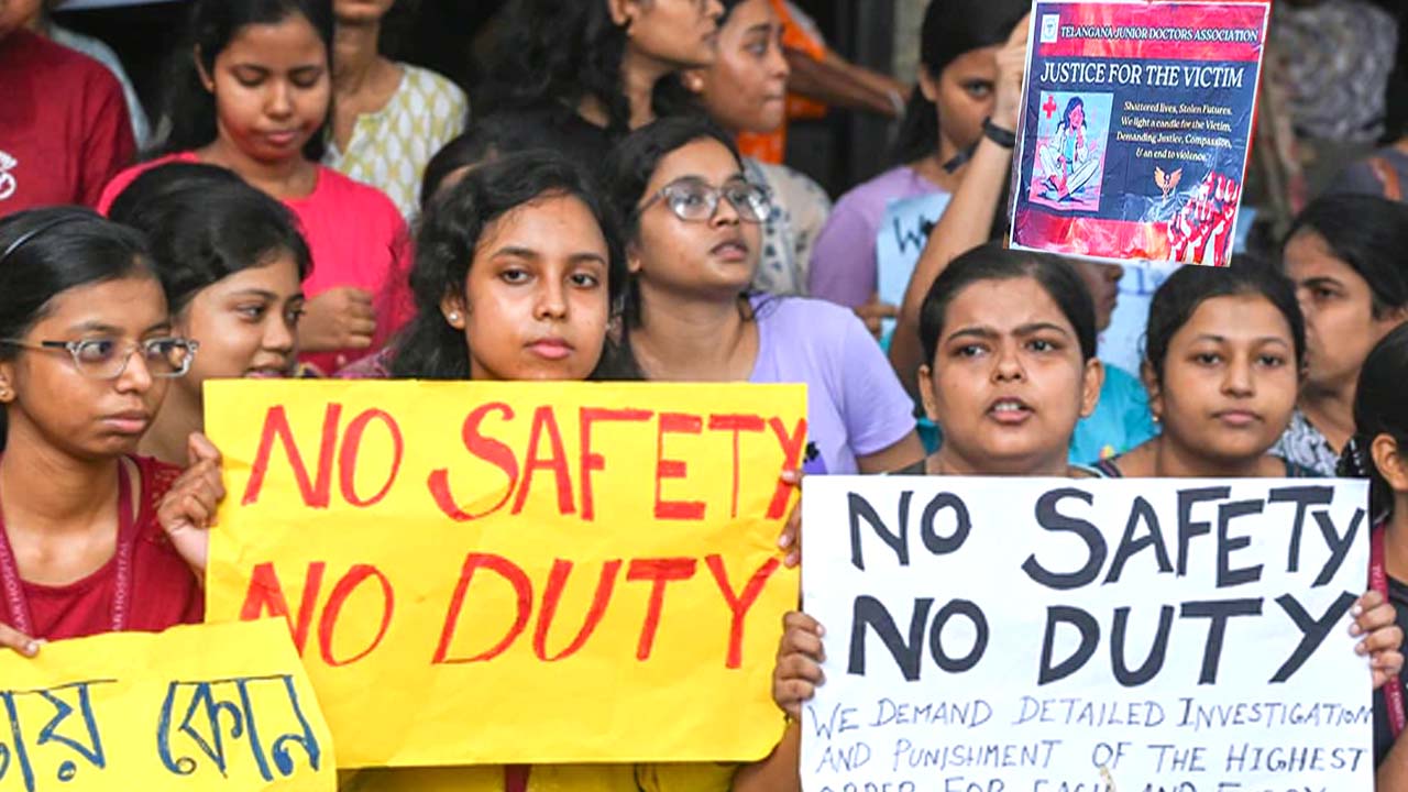 Kolkata Doctor Case: ఆందోళనకు ఐఎంఏ పిలుపు.. ఇందిరాపార్కులోని ధర్నాచౌక్‌ వద్ద ధర్నా..