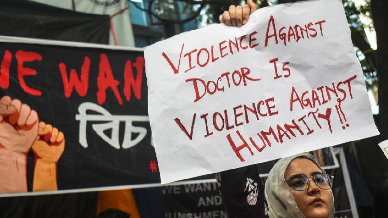 Kolkata doctor case: మూడుసార్లు వైద్యురాలి పేరెంట్స్‌కి ఫోన్.. ఒక్కసారి నిజం చెప్పలేదు..