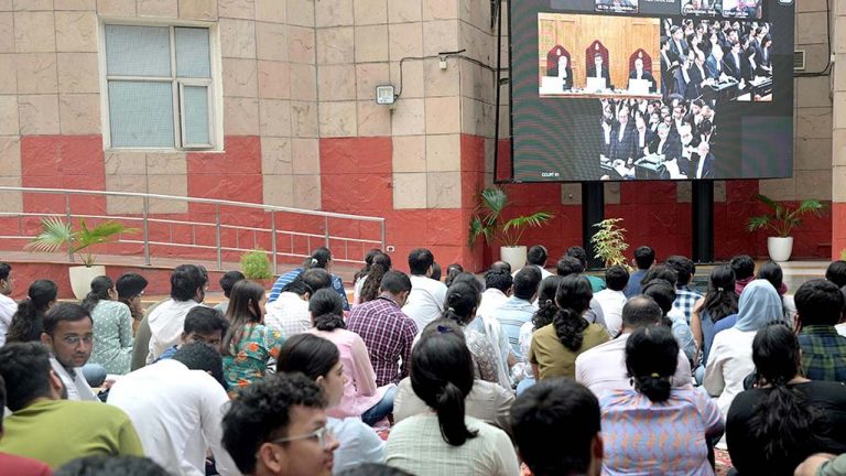 Kolkata doctor case: సుప్రీంకోర్టు విజ్ఞప్తికి స్పందించిన డాక్టర్లు.. సమ్మె విరమణ