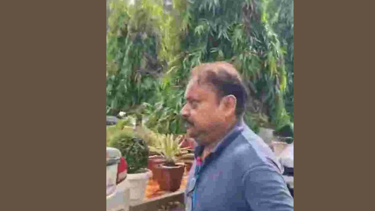 Kolkata doctor case: మీడియాను చూసి పరుగులు పెట్టిన నిందితుడు సంజయ్ రాయ్ సన్నిహితుడు