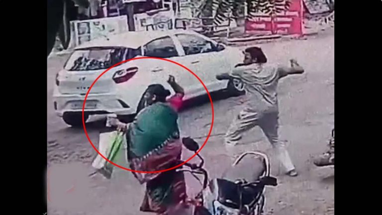 Maharashtra Video: బైక్‌పై ఉండగా కొడుకుపై అగంతకుల దాడి.. తల్లి ఏం చేసిందంటే..!