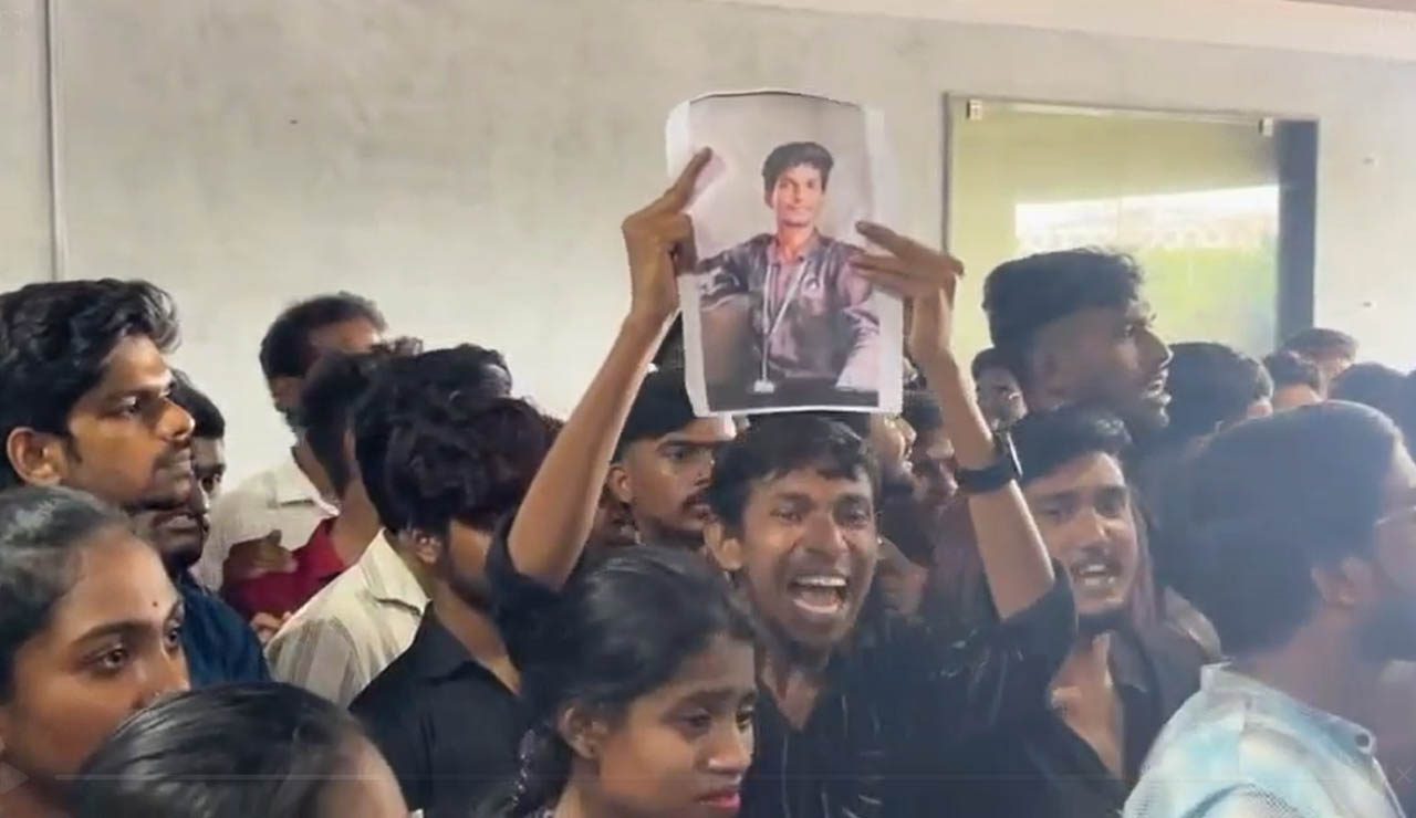 Malla Reddy University: మల్లారెడ్డి అగ్రికల్చర్ యూనివర్సిటీ వద్ద ఉద్రిక్తత..