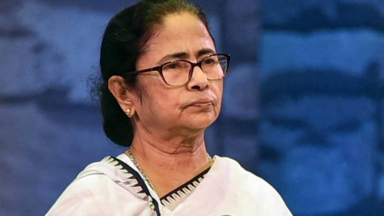 Mamata Banerjee: బెంగాల్‌ని బంగ్లాదేశ్‌లా చేయాలనుకుంటున్నారు.. వైద్యురాలి అత్యాచార కేసుపై మమతా..