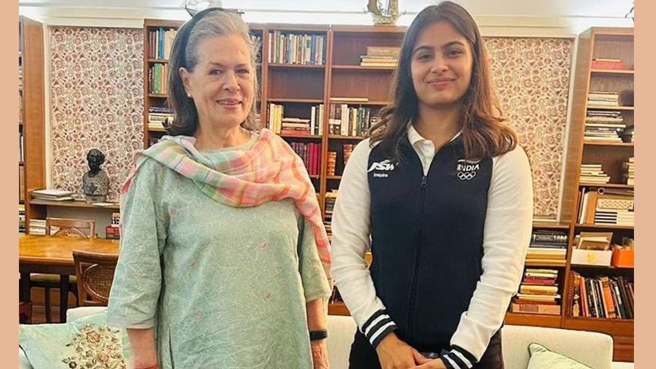 Delhi: సోనియాగాంధీని కలిసిన ఒలింపిక్ విజేత మను భాకర్