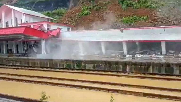Railway Station Collapses: మిజోరంలో కొండచరియలు విరిగిపడి కుప్పకూలిన రైల్వే స్టేషన్