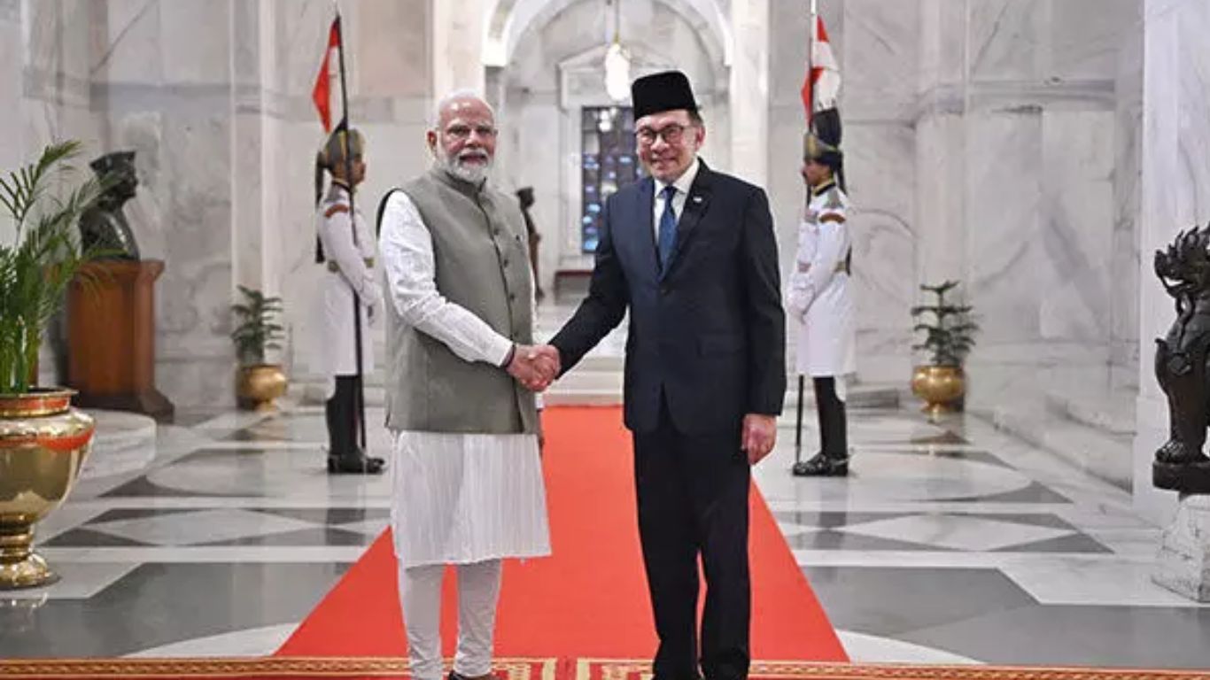 PM Modi: రాష్ట్రపతి భవన్‌లో మలేషియా ప్రధాని అన్వర్ ఇబ్రహీంకు ప్రధాని మోదీ స్వాగతం..