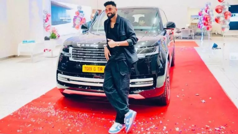 Mohammed Siraj: లగ్జరీ కారు కొన్న మియా భాయ్.. ఎన్ని కోట్లంటే.?