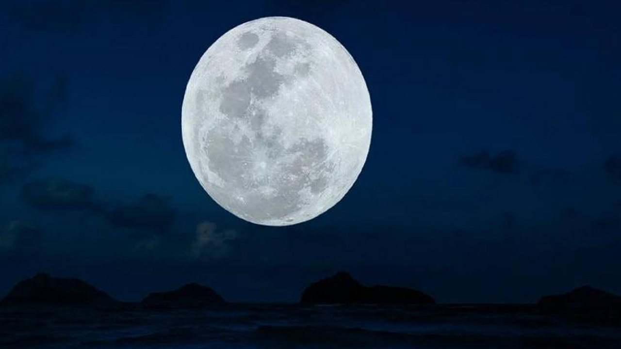 Moon Drifting Away: భూమికి దూరంగా వెళ్తున్న చంద్రుడు.. రోజుకు 25 గంటలే..!