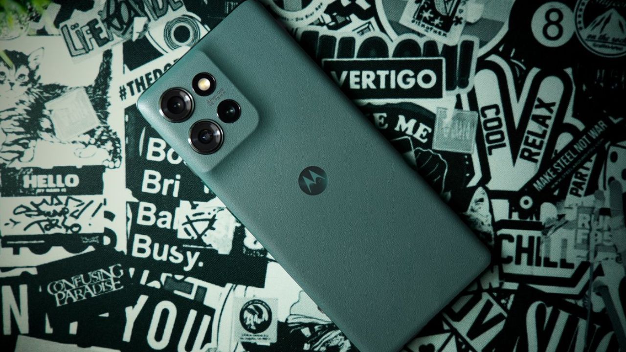 Motorola Edge 50 Price: మోటోరొలా నుంచి సూపర్ స్మార్ట్‌ఫోన్‌.. తడి చేతితోనూ వాడొచ్చు! స్పెసిఫికేషన్స్ ఇవే