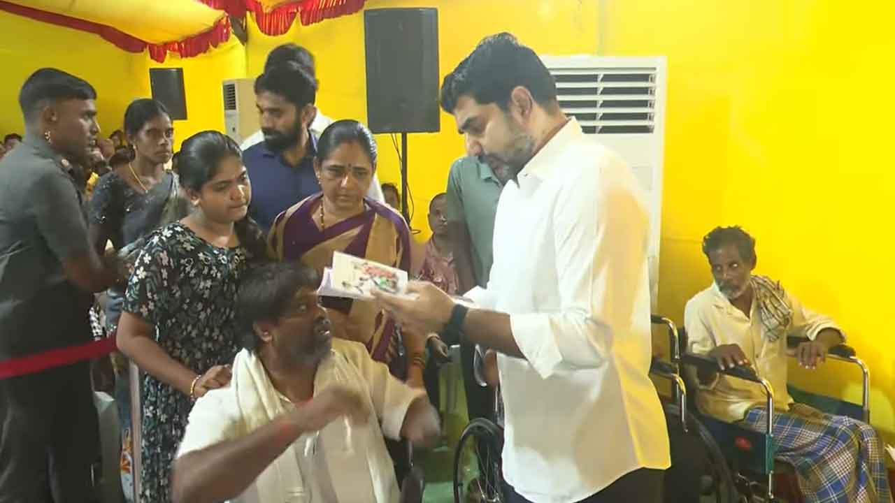 Nara Lokesh: ప్రజాదర్బార్‌కు విన్నపాల వెల్లువ.. ప్రతి ఒక్కరికి అండగా ఉంటామని మంత్రి హామీ