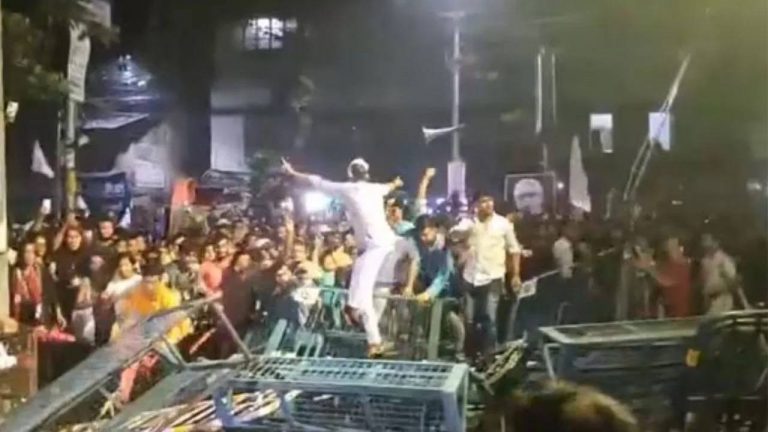 Kolkata Doctor Rape : సిబిఐ బృందం 6 గంటల విచారణ తర్వాత ఆస్పత్రిలో చెలరేగిన హింస.. అసలేమైంది ?