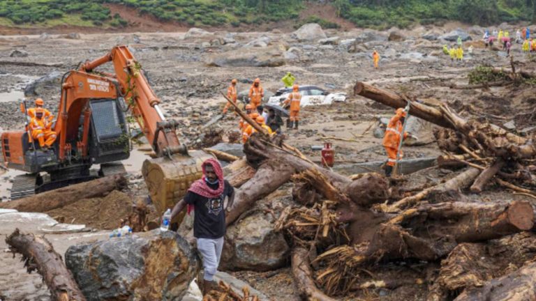Wayanad Landslides : వయనాడ్ ప్రమాదం.. 26మంది కుటుంబ సభ్యులను కోల్పోయిన వ్యక్తి