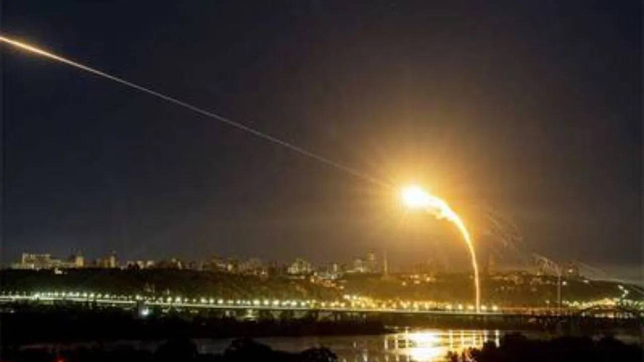 Russian Airstrike : మరో సారి ఉక్రెయిన్ రాజధాని కీవ్‌పై రష్యా వైమానిక దాడులు