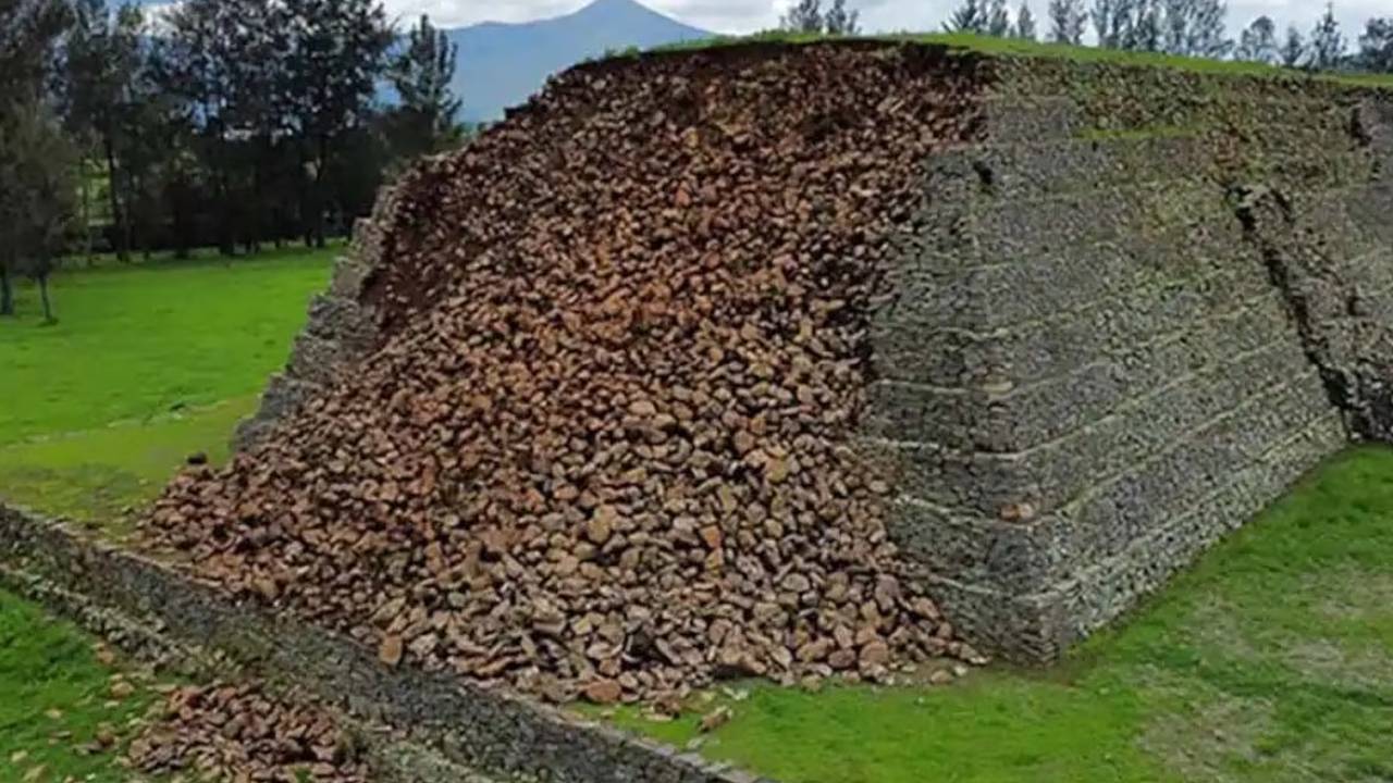 Mexico : మెక్సికోలో కుప్పకూలిన పిరమిడ్..యుగాంతం రాబోతుందంటున్న మెక్సికన్లు