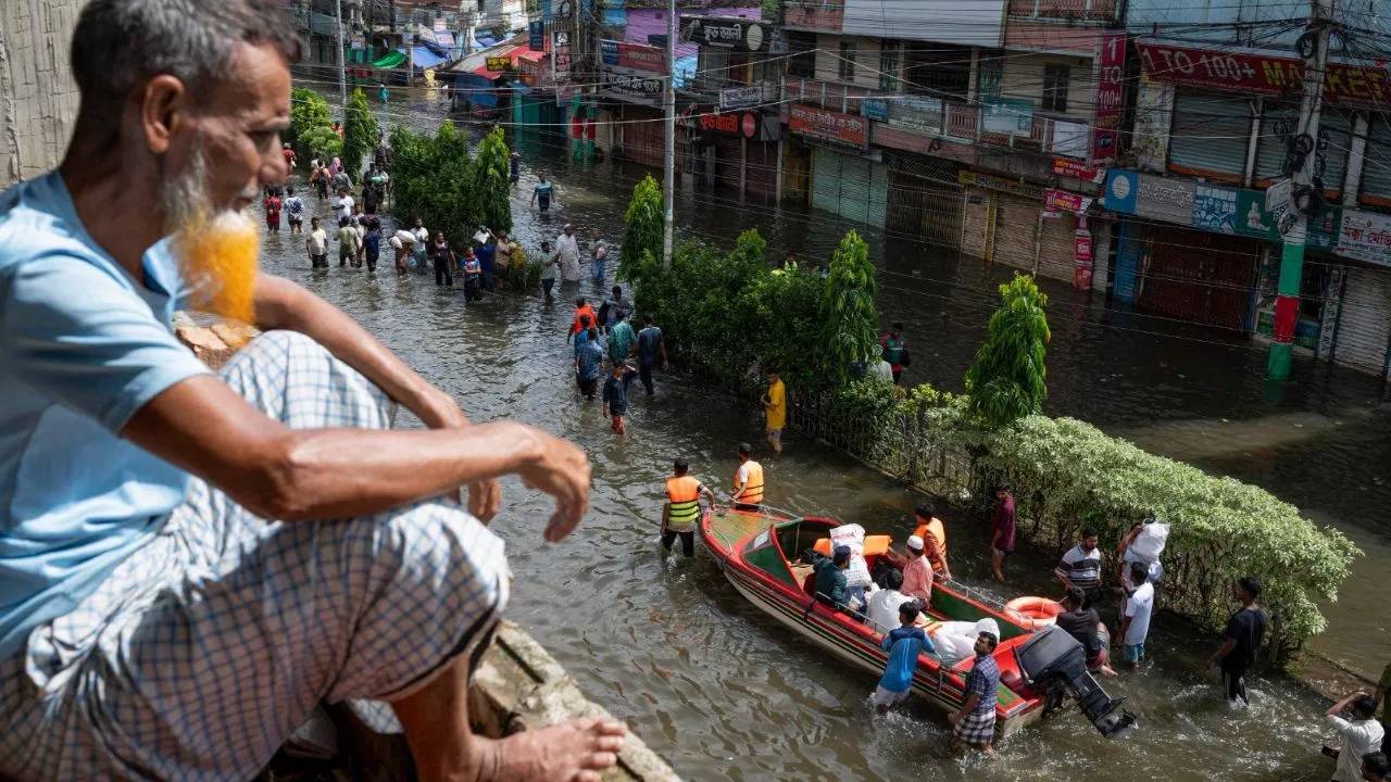 Bangladesh : బంగ్లాదేశ్ లో దిగజారిన పరిస్థితి.. అంధకారంలో 9లక్షల మంది