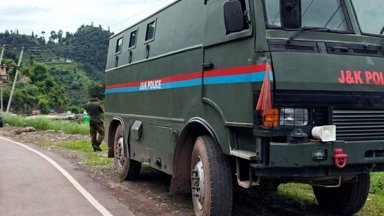 Encounter : కాశ్మీర్‌లో ముగ్గురు ఉగ్రవాదులను హతమార్చిన భద్రతా బలగాలు