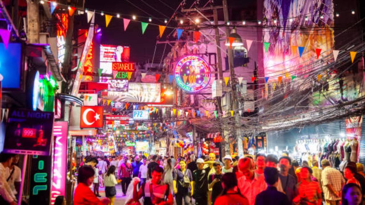 Bangkok : ఎంత ఖర్చైనా ఫర్వాలేదు.. అందుకోసం బ్యాంకాక్ వెళ్లాలంటున్నా జనాలు