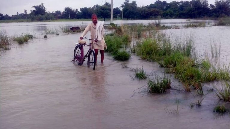 UP Floods: వేగంగా పెరిగిన గంగానది నీటి మట్టం… మునిగిపోయిన చాలా ప్రాంతాలు