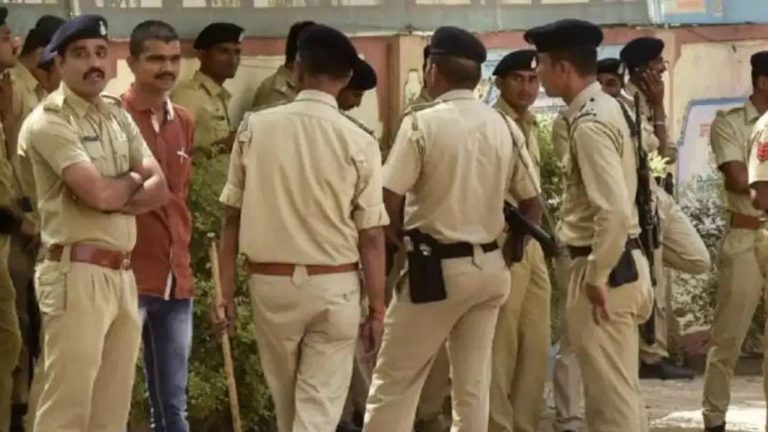 Assam : ఆగస్ట్ 15న అస్సాంలోని అనేక ప్రాంతాల్లో బాంబులు.. స్వాధీనం చేసుకున్న పోలీసులు