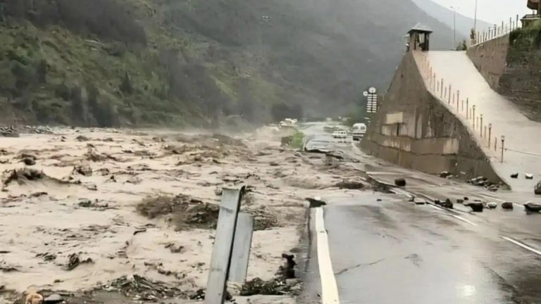 Himachal :  హిమాచల్‌లో క్లౌడ్ బరస్ట్.. నలుగురు మృతి, 49 మంది గల్లంతు