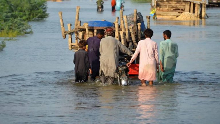 Pakistan : పాకిస్థాన్‌లో ఆకస్మిక వరదలు.. 24 గంటల్లో 11 మంది మృతి