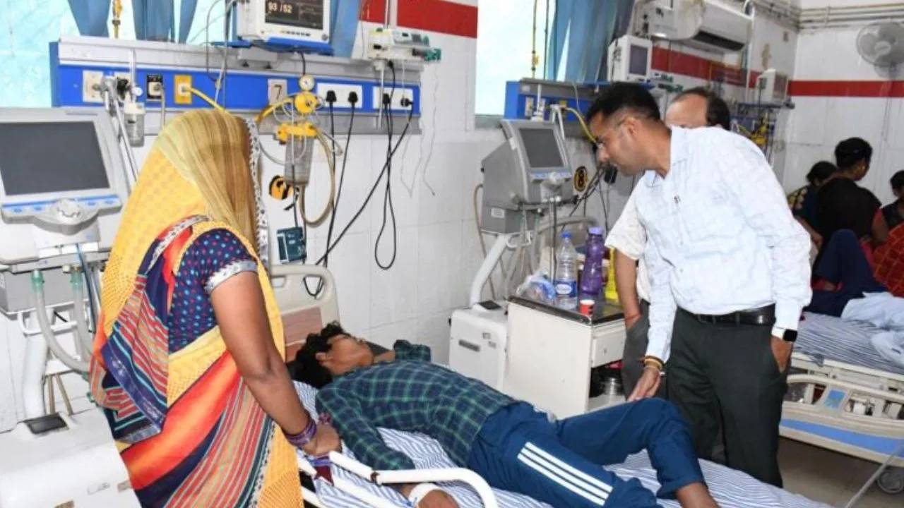 Uttarpradesh : స్కూల్లో చికెన్ తిని ఆస్పత్రి పాలైన 97మంది విద్యార్థులు