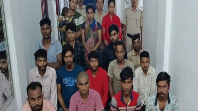 Bangladesh Crisis : భారత్‌లోకి ప్రవేశించేందుకు ప్రయత్నించిన 16మంది బంగ్లాదేశీయులు అరెస్ట్