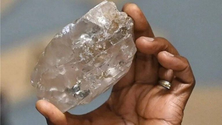 2492 Carat Diamond : ప్రపంచంలోనే రెండో అతి పెద్ద వజ్రం.. ఎన్ని క్యారెట్లో తెలుసా ?