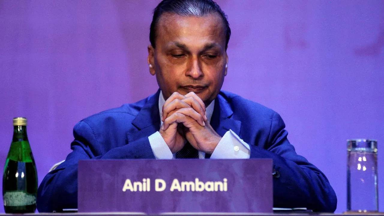 SEBI Ban Anil Ambani: అనిల్ అంబానీకి షాక్.. 24 కంపెనీలపై ఐదేళ్ల పాటు సెబీ నిషేధం.. రూ. 25 కోట్ల జరిమానా