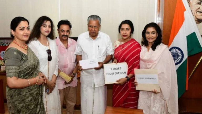 Wayanad Helping : కేరళ సీఎంను కలిసిన సీనియర్ హీరోయిన్స్.. వయనాడ్ బాధితులకు భారీ విరాళం