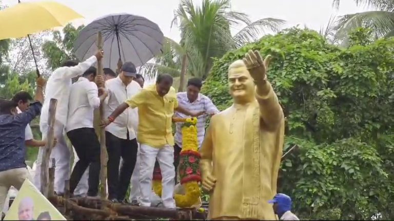 Nimmala Rama Naidu: మంత్రి నిమ్మల, ఎమ్మెల్యేలకు తృటిలో తప్పిన ప్రమాదం
