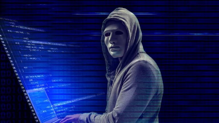 Online Scams: మీ ఫోన్ హ్యాక్ కాకూడదంటే ఈ టిప్స్ పాటించండి