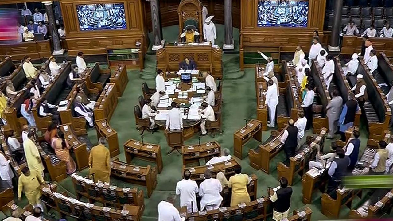 Adjournment Motion: బంగ్లాదేశ్‌లో అల్లర్లు.. ఉభ‌య‌ స‌భ‌ల్లో వాయిదా తీర్మానాలు..!