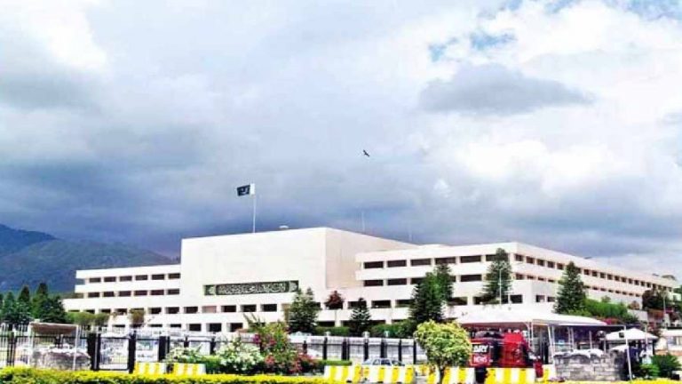 Pakistan: పాకిస్తాన్ పార్లమెంట్‌లో ఎలుకలు.. రూ. 1.2 మిలియన్లతో పిల్లుల ఏర్పాటు..