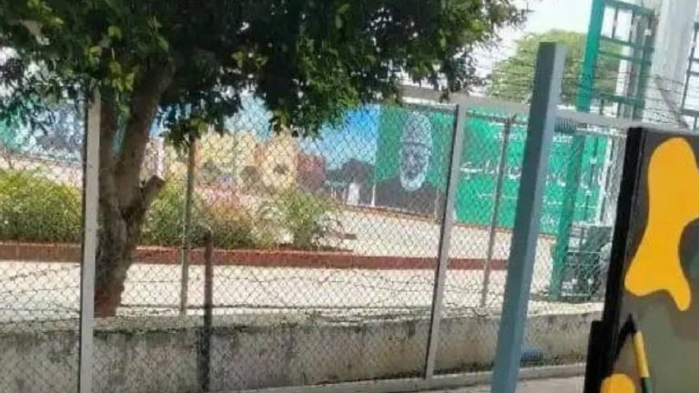 Pakistan: వాఘా బోర్డర్‌లో కాశ్మీర్ వేర్పాటువాది ఫోటో.. ప్రజల్ని ఏమారుస్తున్న పాకిస్తాన్..