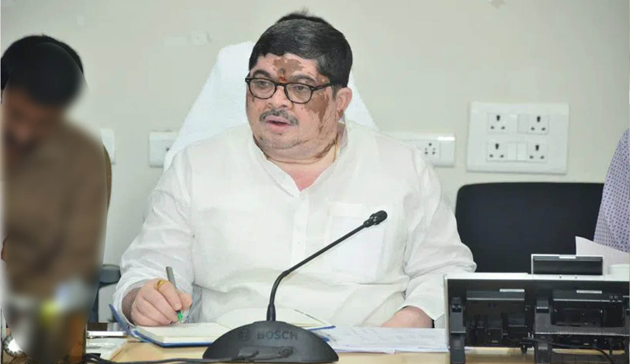 Ponnam Prabhakar: ఇన్ని రోజులు ప్రజల రక్తం పీల్చి, ఇప్పుడు పన్నులు తగ్గించమని సంబరాలు