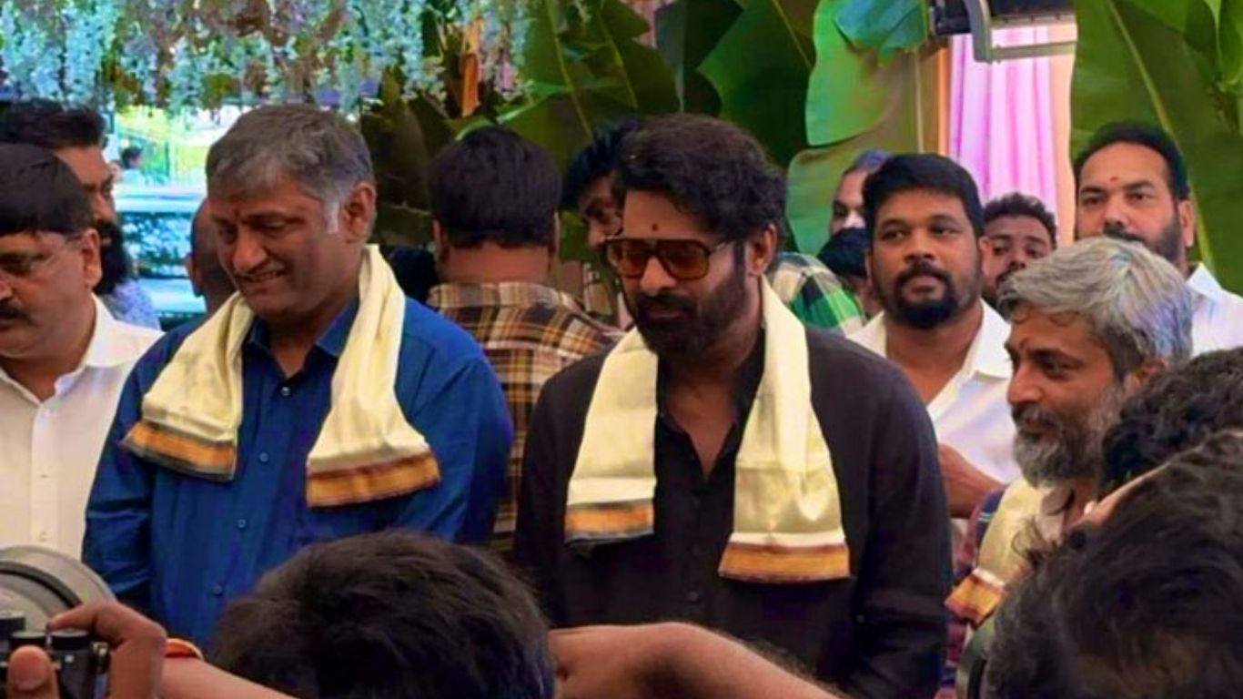 Prabhas : ప్రభాస్ కోసం రంగంలోకి హాలీవుడ్ యాక్టర్..ఇక మామూలుగా ఉండదు