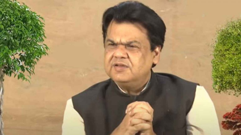 Praveen Prakash: మళ్లీ సర్వీసులోకి వచ్చే ఆలోచనలో సీనియర్‌ ఐఏఎస్‌..!