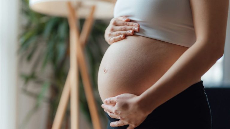 UP: ప్రియుడి వల్ల ఇద్దరు పిల్లలకు తల్లైన వివాహిత.. మూడోసారి గర్భం.. భర్త ఎలా గుర్తించాడంటే..