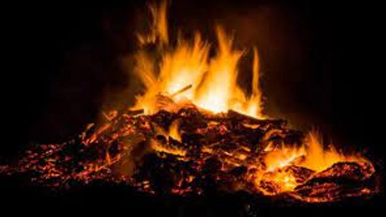 Punjab: కాలుతున్న చితిలోకి దూకిన ఓ వ్యక్తి.. పరిస్థితి విషమం